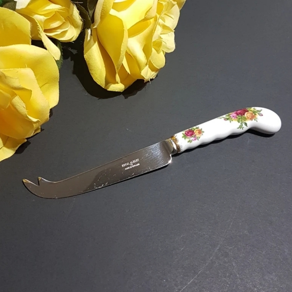 Royal Albert Old Country Roses Cheese Knife: Bone China Handle England